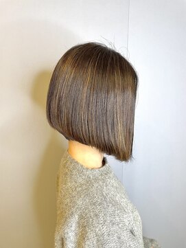 ブロッサム 東久留米店(Blossom) 切りっぱなしボブミルクティーベージュ透明感カラー20代30代