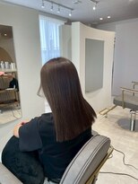 ミア(mia)&nbsp;大人シアーベージュミニウルフボブミディアムレイヤー