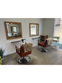 縮毛矯正と同時にグレイカラーで髪色を楽しむ！手頃な価格で高品質な仕上がりを体験してみませんか？