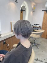 ザイエロー(THE YELLOW)&nbsp;グレージュのダブルカラーのショートスタイル♪