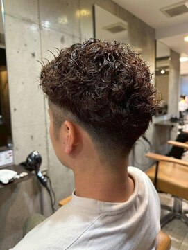  20代30代40代束感ショート爽やかツーブロックスパイラルパーマ