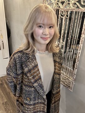 アンベリール 大名(Embellir) white beige♪