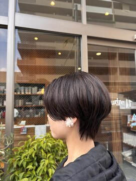 スーリール 荒戸店(Sourire) アクセサリーが映えるショートカット