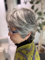 ステア ケース(stair case) こまめに染められないけどカラーを楽しみたい方へ 白髪活かし