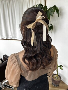 ヒビ(HIBI) ハーフアップアレンジ