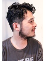 メリケンバーバーショップ コウベ(MERICAN BARBERSHOP KOBE)&nbsp;ナチュラルフェードアップバングビジカジパーマスタイル