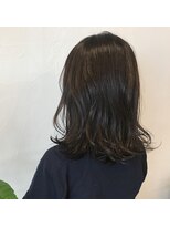 マウロア(MAULOA)&nbsp;“ロブ 外ハネ 切りっぱなし ニュアンスウルフ”中西英美子