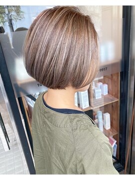 ナット(Nat) ショートボブ×シナモンベージュ