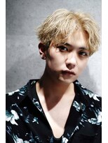 ゴールドシブヤ(GOALD SHIBUYA)&nbsp;ブリーチダブルカラーハイトーンナチュラルマッシュ刈り上げ束感