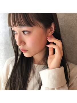 トレンチ(TRENCH) ショートバング×ベージュカラー　　　　　TRENCH