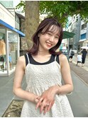 ピンクベージュ