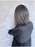 バレイヤージュ＋グレージュ＋外はねボブ