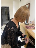 ニール 名古屋 伏見 丸の内(NEELU)&nbsp;【Neelu_hina】ブロンドベージュ