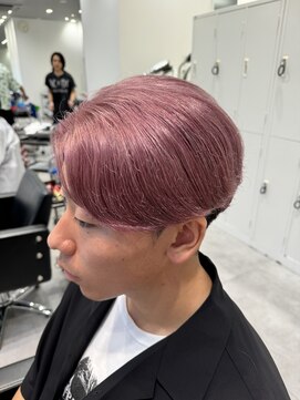オーシャントーキョー 仙台(OCEAN TOKYO) ピンクシルバーブリーチセンターパート刈り上げ