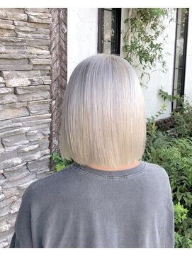 ルプラ ガーデン(le-pla garden) 切りっぱなしボブ#ホワイトベージュ#ダブルカラー#豊橋#豊川
