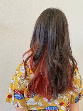 コモレビ(komorebi) 【山本智文】レイヤーカットインナーカラーオレンジ