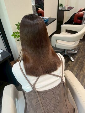 ヨンセンチメートルヒロサカ(4cm HIROSAKA) 髪質改善縮毛矯正