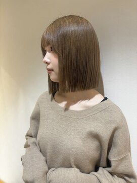 ストレートボブ×透明感カラー