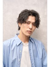 クロムトウキョウ ザ バーバー ネオン 新宿店(CHROM TOKYO the Barber ne/on) センターパート/メンズパーマ/ツイストスパイラルパーマ