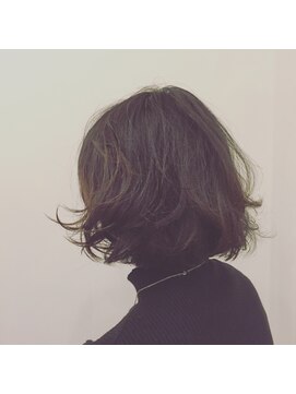 カタチヘアー(HAIR) 。。。春。。。動き。。。揺れ。。。ボブのカタチ。。。。。。。