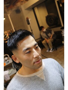 ザ バーバー ルイス(THE BARBER LUI'S) skin fade