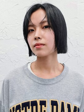 ルシアーアトリエ(Luthier atelier) ブラック × 切りっぱなしボブ