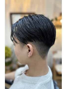 エイトハンズ(EIGHT HANDS) ツーブロック　パートスタイル