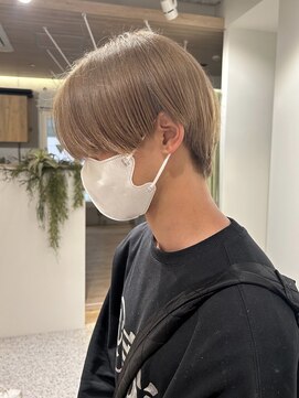 ゼストララ(ZEST Lara) ベージュカラー【吉祥寺】斎藤百花