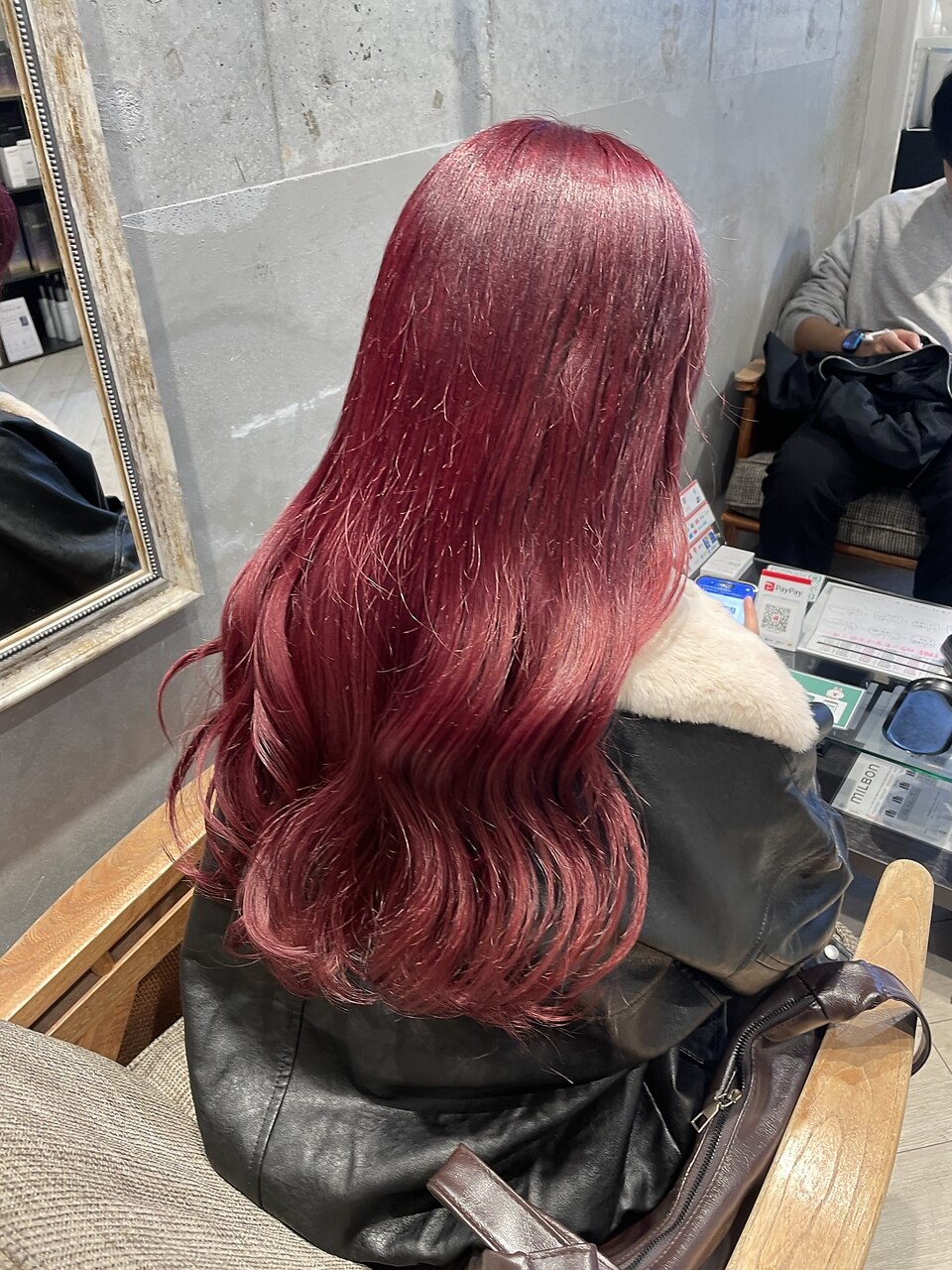 赤ヘア 2025年夏】ハイトーン レッドの髪型・ヘアアレンジ｜人気順