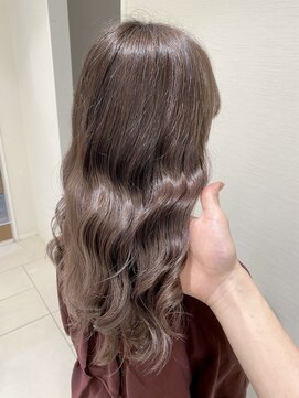 アッシュ 大泉学園店(Ash) 艶感ミルクティーベージュ【Ash大泉学園 横山】