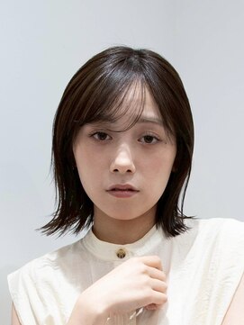 カルム(kalm) 20代30代ミニボブ前髪あり前髪なし顔周りレイヤーカットオリーブ
