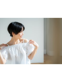 上質なアイテムと洗練された魅力を提案！丁寧な技術であなたの魅力を引き出すおしゃれで上品な大人女性へ。