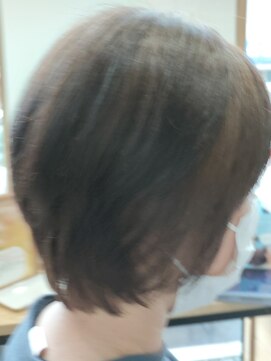 シルエットの軽やかレイヤーシヨート