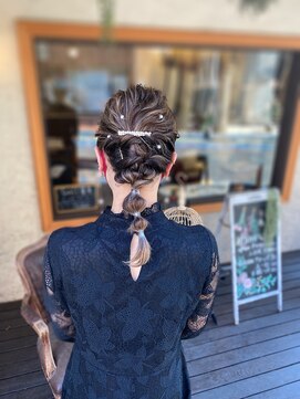 編みおろしヘアアレンジ