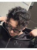 サーフバック　ツイストスパイラル眉カットメンズパーマ