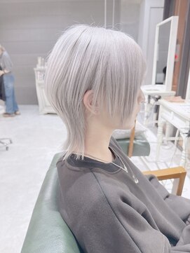 デイズ(days) ブリーチシルバーカラーツーブロックマッシュロングウルフ原宿