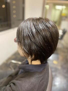 ストレートパーマ専門店 ビタミナポストマン ダークアッシュ