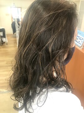 アミィヘアー アネックス(Ami Hair annex) ナチュラルウェーブ+ハイライト