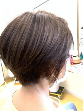 おしゃれ泥棒 亀山店 艶髪ショート