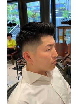 ルドローブラントオオサカ(LUDLOW BLUNT Osaka) 【LUDLOW BLUNT】フェードカット ビジネスマン 社会人ヘア