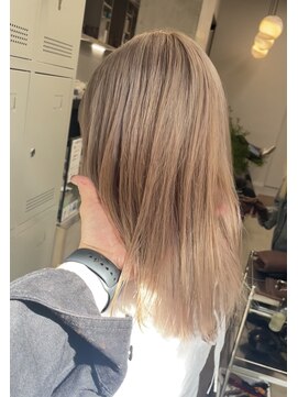 ヴァーディ オモテサンドウ(Vardy omotesando) ベージュ・ダブルカラー・ケアブリーチ・ホワイトベージュ