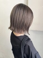 ヒビヲ(HIBIO)&nbsp;ショートボブミルクティーベージュハイトーンカラーダブルカラー