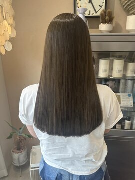 フィグバイアルテフィーチェ(fig by artefice) オリーブブラウン×丸みロング