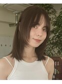 顔まわりレイヤー鎖骨ミディアムオリーブグレージュ