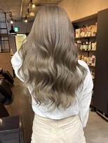 サニー 渋谷(SUNNY) ハイトーンカラー、ミルクティーアッシュ、レイヤー、ブリーチ