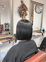 ヘアメイク アンフィ(amphi)&nbsp;黒髪切りっぱなしパツっとボブ..~*＊.