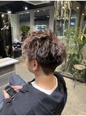 スパイキーショート、ブラウンベージュ