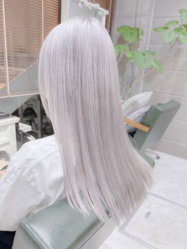 デイズ(days) 後ろ姿まで綺麗な ホワイトブロンド ハイトーンカラー