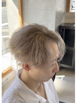 エッジ(EDGE) メンズ大分ハイトーンブリーチカラーホワイトベージュスタイル