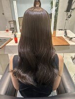 シェリ(Cheri) 透明感のあるオリーブベージュ